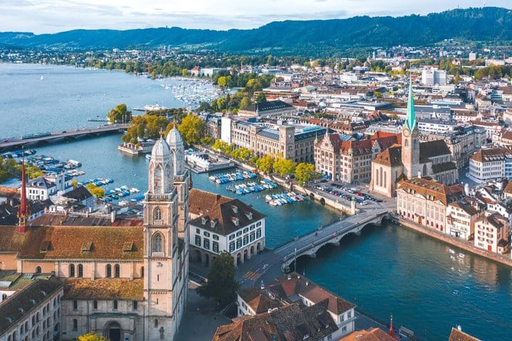TOP Zurich : Private guided tour with your mobile 5