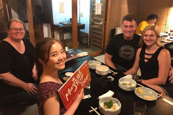 Kyoto Night Foodie Tour in Gion (9+ dishes + 6 Sake tastings) 4