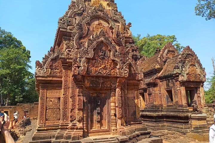 Private One Day to Banteay Srei, Beng Mealea and Rolous Group 7