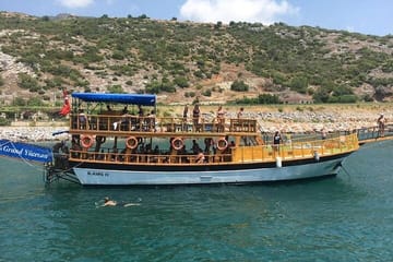 Alanya Relaxing Boat Tour with Lunch & Free Soft Drinks