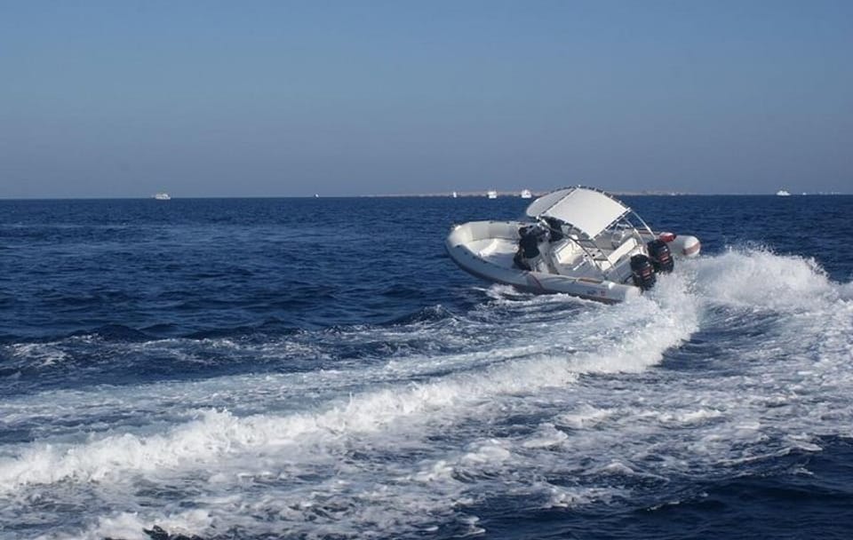 Speed Boat Tour to Snorkel with Dolphins in Hurghada