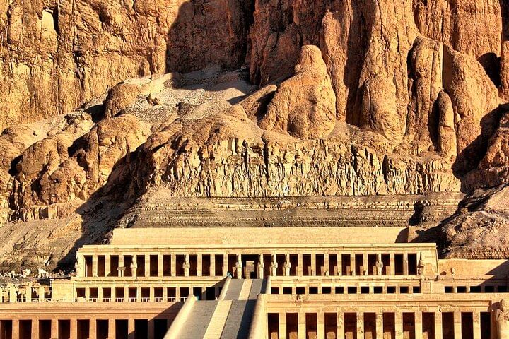 Full-Day Private Tour to Cairo from Hurghada by Bus