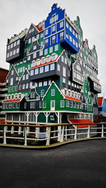 Private tour of Zaandam and its Lego, Schermerhorn and Alkmaar houses Architecture, mills, polders and cheese tradition 10