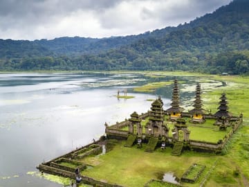 Jungle Trekking and Canoeing at Tamblingan Lake, Bali