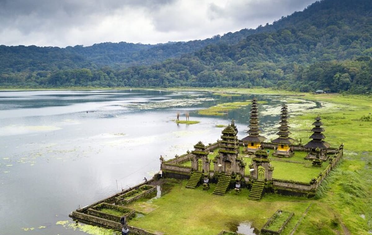 Bali Twin Lake Jungle Trekking and Canoeing