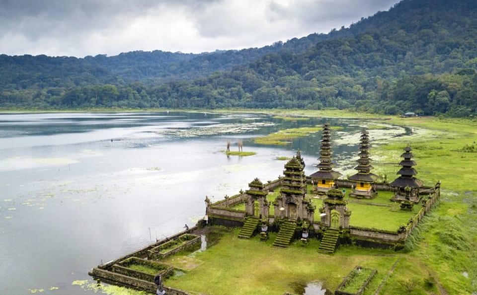 Jungle Trekking and Canoeing at Tamblingan Lake, Bali