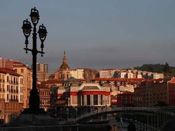 Bilbao Architecture & Culture: Guggenheim, Old Town & Market