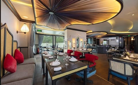 Le Journey Luxury Cruise to Halong Bay & Lan Ha Bay (2D1N)