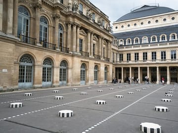 Colonne de Buren Photography Session in Paris