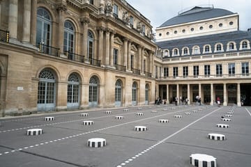 Colonne de Buren Photography Session in Paris