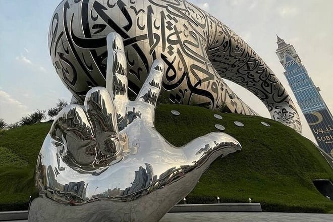 Dubai City Wonders & Lost Chambers Aquarium Experience 8