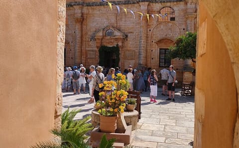 Private Wine Tasting and Scenic Tour in Chania, Greece