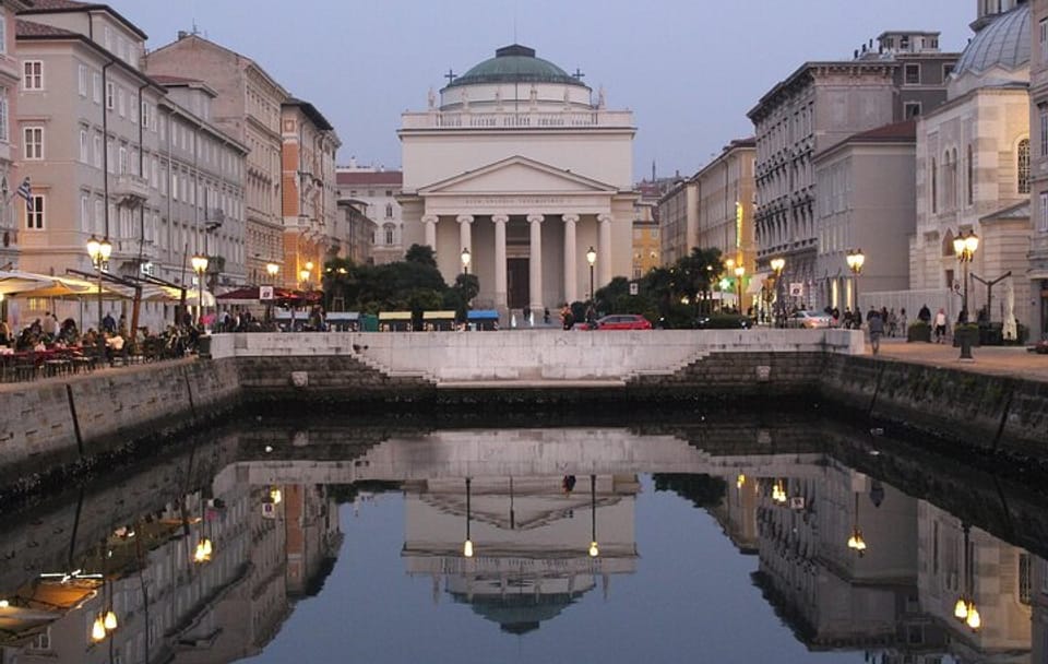 Private Historic Walking Tour in Trieste's Cultural Landmarks