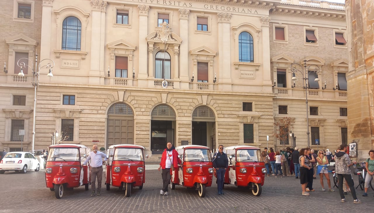 Seven Hills of Rome is the perfect way to discover Rome on board of the original ape calessino by Piaggio 6