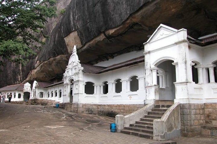 3 Days Tour to Kandy, Nuwara Eliya & Sigiriya