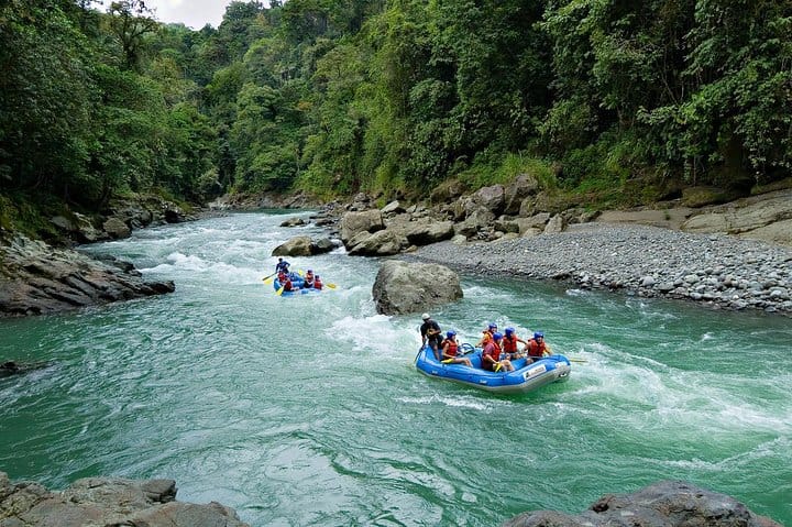 Day Trip to Pacuare River Rafting Class III-IV from San Jose