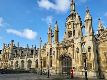 Cambridge Day Tour from London with Guided Highlights