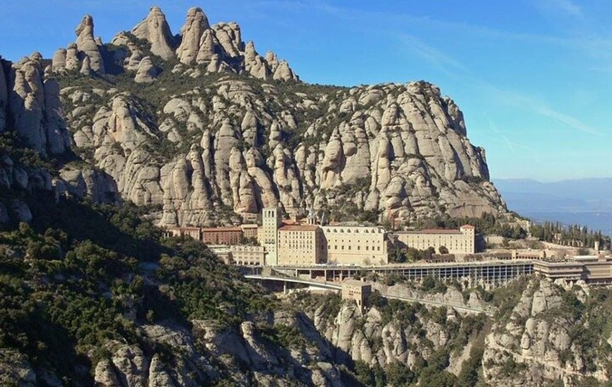 Private Tour from Barcelona to Montserrat (with guide)