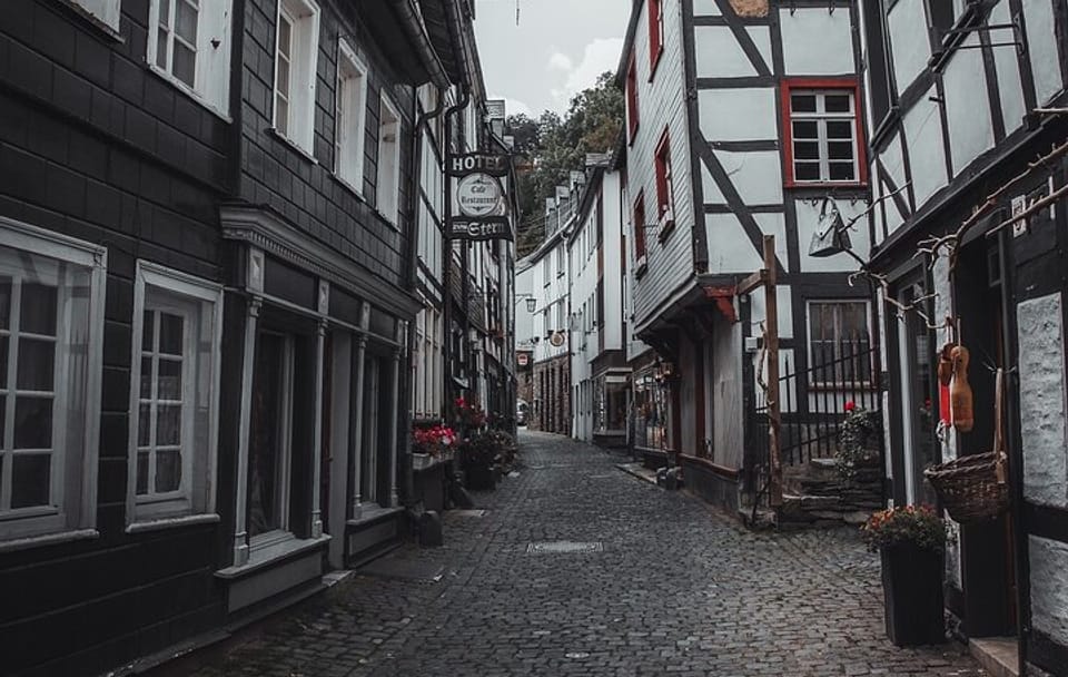 Guided Walking Tour of Monschau's Historic Old Town