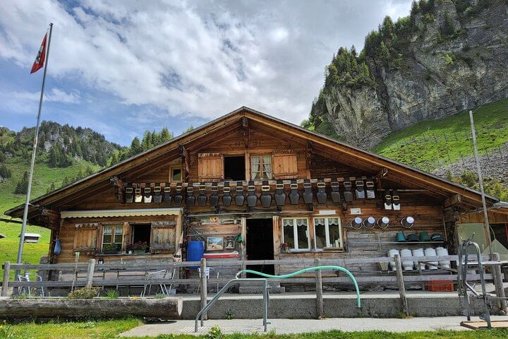 4 Day Trekking Tour Swiss Magic Through the Alps