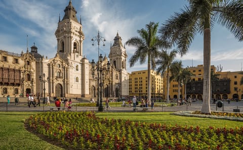 Explore Peru – 11 Days: Lima, Colca Valley, Puno, Cusco, Machu Picchu with Domestic Flights, French-speaking guide