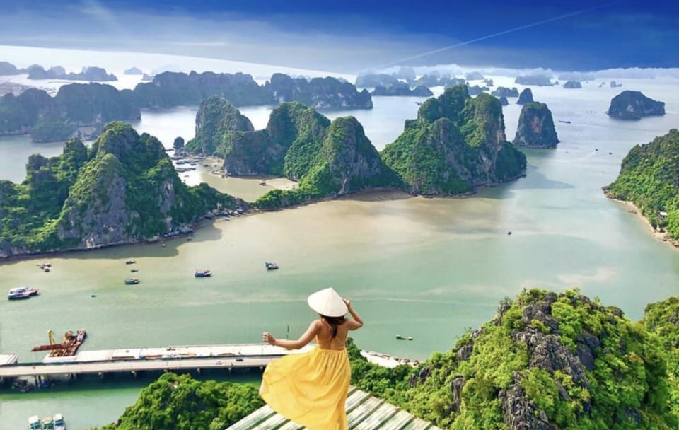 Halong Bay Day Cruise from Hanoi with Kayaking and Hiking