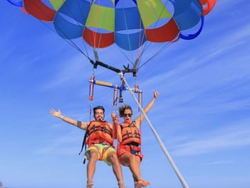 Premium Parasailing Fly Experience with Transfer- Hurghada