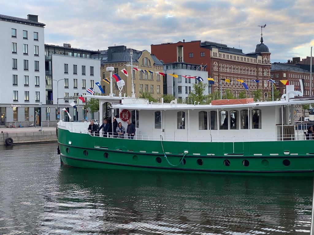 AquaBlue moottorivenekierros Helsingissä