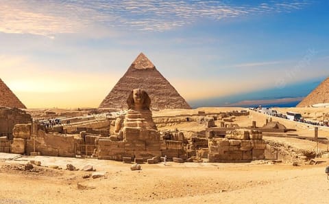 Giza Pyramids and Saqqara Full-Day Guided Tour from Cairo