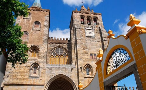 Private Walking Tour of Évora's Cultural Heritage