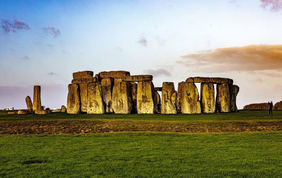 Day Tour to Stonehenge and Avebury from London