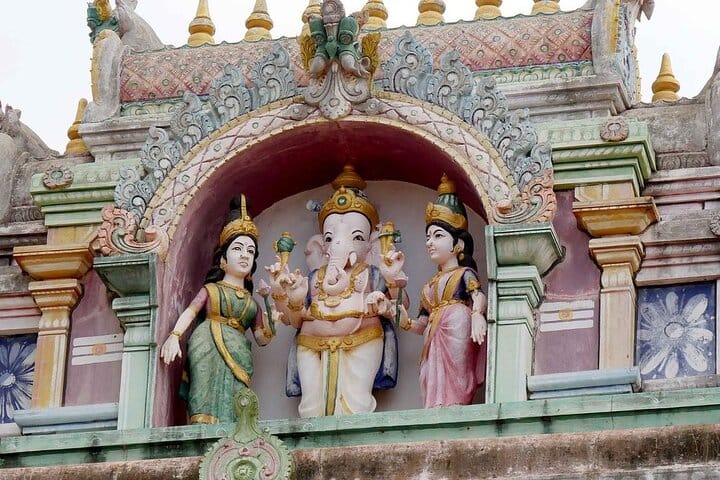 Visit Salt factory and the Famous Munneswaram Hindu Temple From Negombo 2