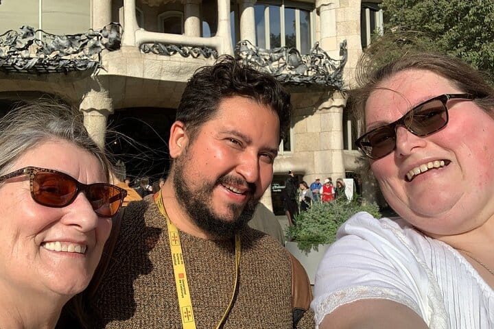Private Barcelona Highlights: Gothic Sagrada Familia & Park Güell 5