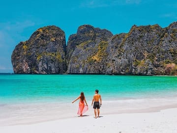 Phuket to Maya and Phi Phi Island withLunch Small Group Tour
