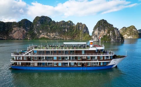 From Hanoi 3 Days Luxury Ninh Binh & Lan Ha Bay 5 Star Cruises