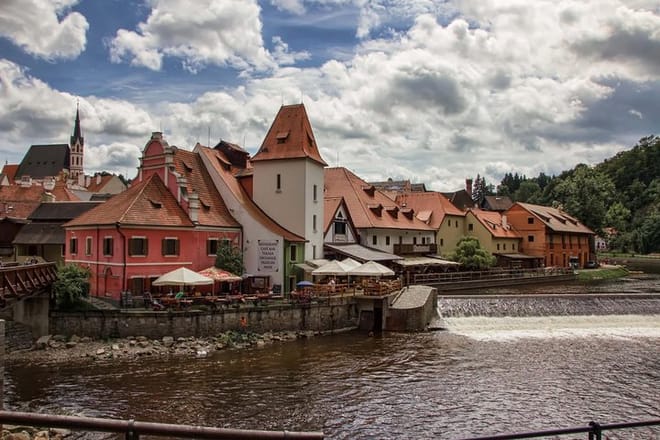 Prague to Linz Private transfer via Cesky Krumlov with private Tour and Lunch