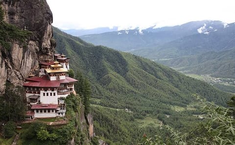 10-Day Dagala Thousand Lakes Trek in Bhutan's Nature