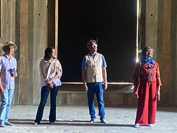 Private Tour of Cairo's Pyramids, Museum, and Bazaar