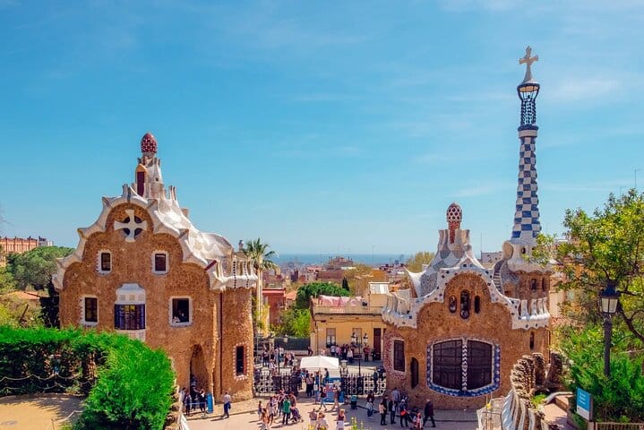 Private 9 Hour Barcelona Sightseeing & Montserrat Tour 4