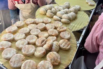 Evening Food Tour of Kunming's Local Cuisine with Guide