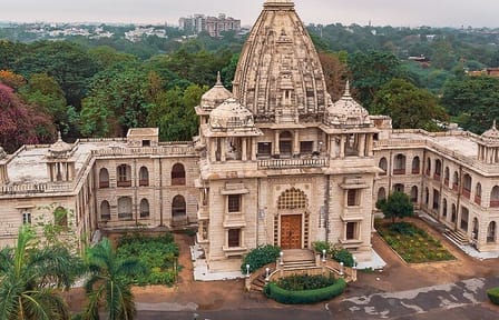 Cultural Tour of Ajanta Caves and Daulatabad from Vadodara to Mumbai