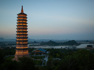 11-Day Trekking Tour of Vietnam's Hidden Gems and History
