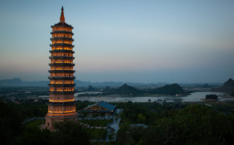 11-Day Trekking Tour of Vietnam's Hidden Gems and History