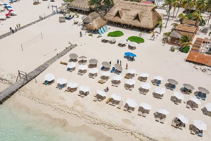 Isla Mujeres 4-in-1 Catamaran: Snorkel, Beach Club & Open Bar 6