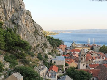 Pirates of Omiš Tour with Local Wine Tasting Experience