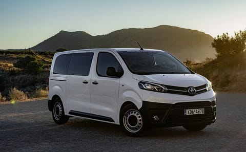 Private 8-Hour Transfer and Sightseeing from Chania to Heraklion