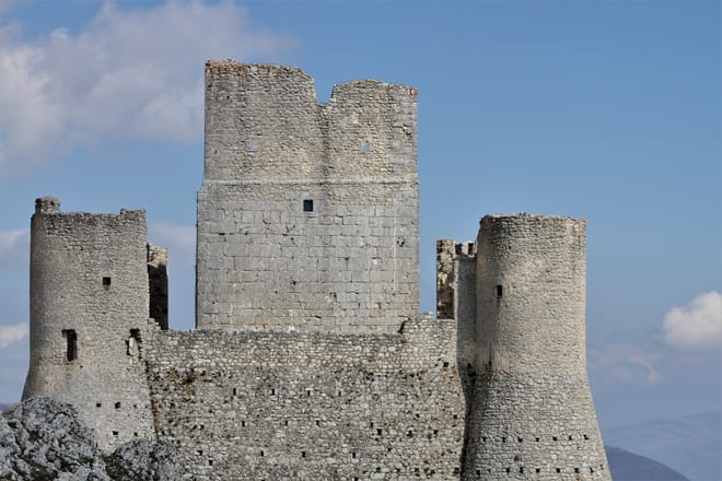 Discover medieval Abruzzo: Rocca Calascio Castle and Santo Stefano di Sessanio with typical Abruzzo lunch.