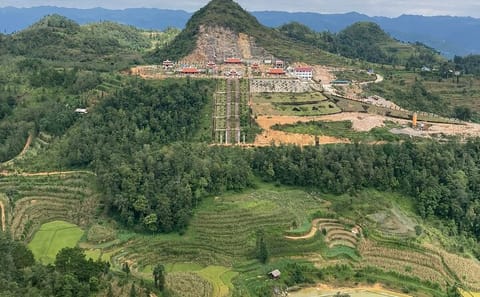 Private 4 Day Car Tour To The Loop in Ha Giang
