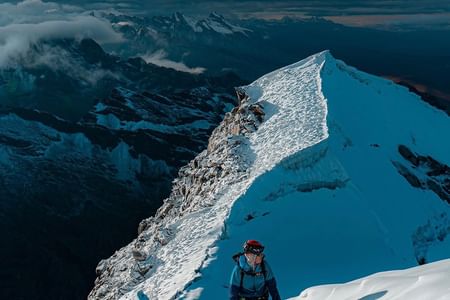 Hua-11 : Climbing Vallunaraju - 2-Day High-Altitude Adventure