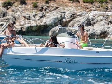 Self-Drive Boat Rental to Blue Lagoon and Comino, Malta